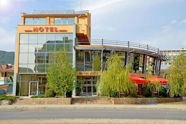 Отель Dream Hotel Сливен-3